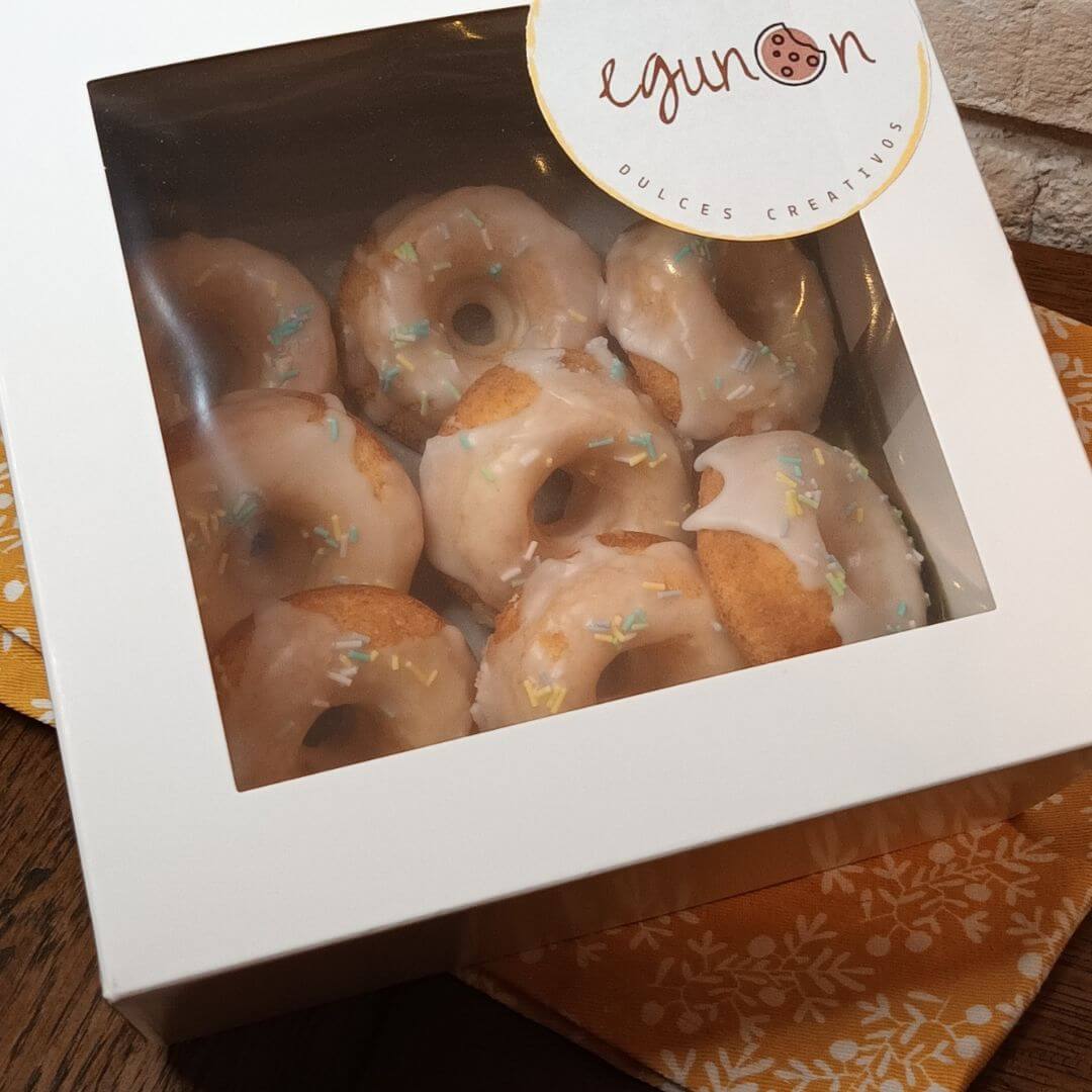 bizcocho glaseado, donuts, donas, regalo, a domicilio