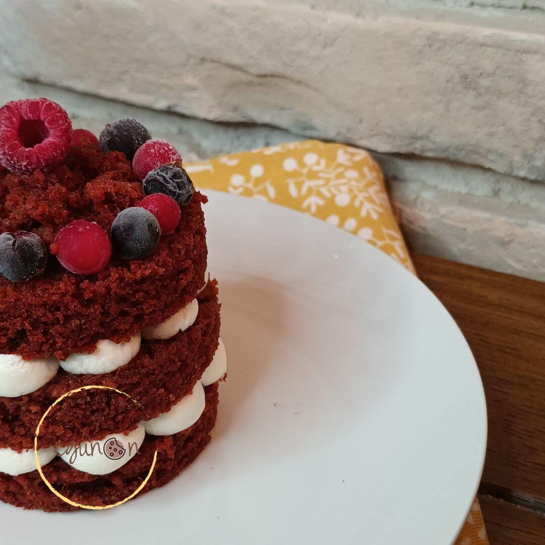 tarta red velvet, a domicilio, crema queso y bizcocho rojo de cacao, chocolate, cumpleaños, aniversarios